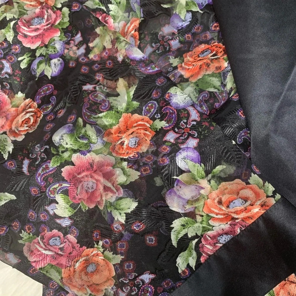Gold Label Victorias Secret Sheer Floral Robe - Picture 2 of 9